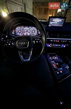 Внедорожник / Кроссовер Audi Q7 2019 в 