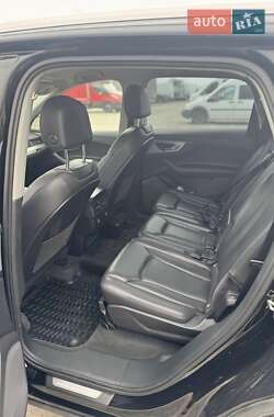 Позашляховик / Кросовер Audi Q7 2015 в 