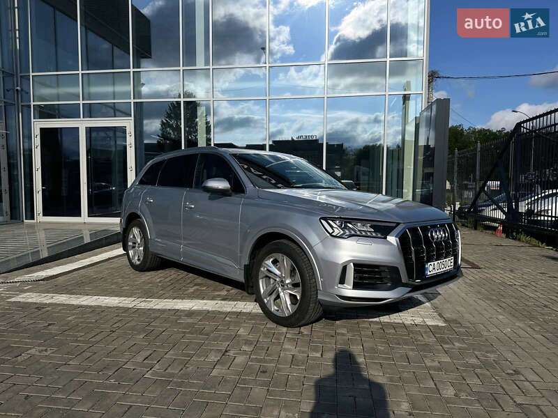 Внедорожник / Кроссовер Audi Q7 2020 в 