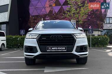 Внедорожник / Кроссовер Audi Q7 2016 в 