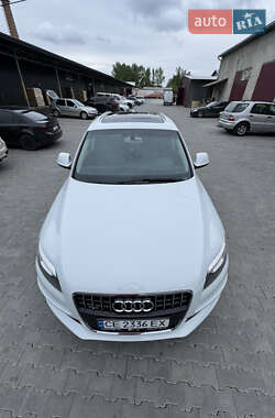 Позашляховик / Кросовер Audi Q7 2013 в 
