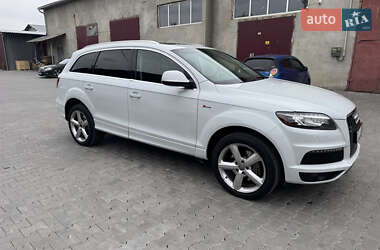 Позашляховик / Кросовер Audi Q7 2013 в 