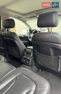 Позашляховик / Кросовер Audi Q7 2013 в 