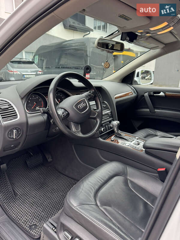 Внедорожник / Кроссовер Audi Q7 2013 в Черновцах