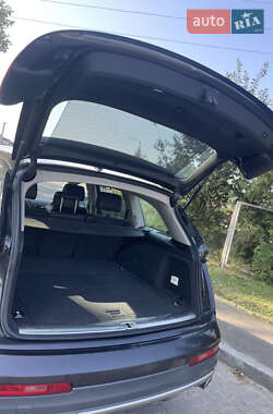 Внедорожник / Кроссовер Audi Q7 2009 в 