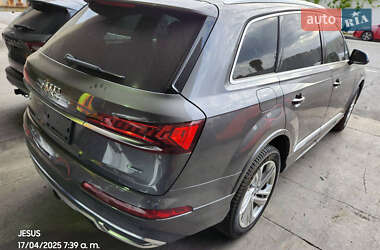 Внедорожник / Кроссовер Audi Q7 2020 в 