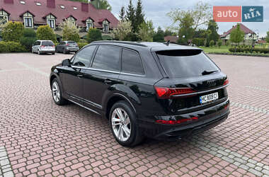 Внедорожник / Кроссовер Audi Q7 2022 в 
