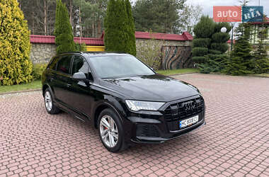 Внедорожник / Кроссовер Audi Q7 2022 в 