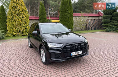 Внедорожник / Кроссовер Audi Q7 2022 в 