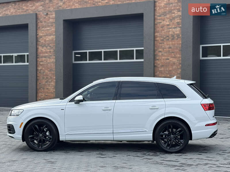 Внедорожник / Кроссовер Audi Q7 2017 в Черновцах