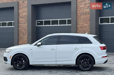 Внедорожник / Кроссовер Audi Q7 2017 в 
