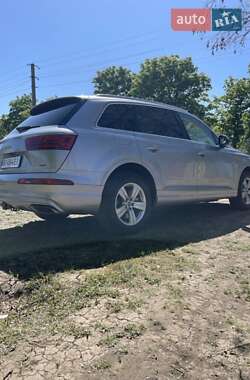 Внедорожник / Кроссовер Audi Q7 2017 в 