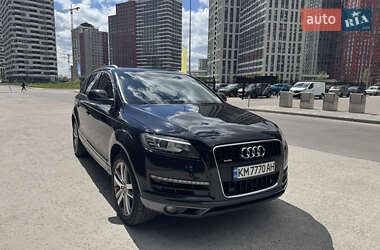 Внедорожник / Кроссовер Audi Q7 2012 в 