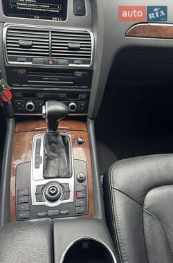 Внедорожник / Кроссовер Audi Q7 2012 в 