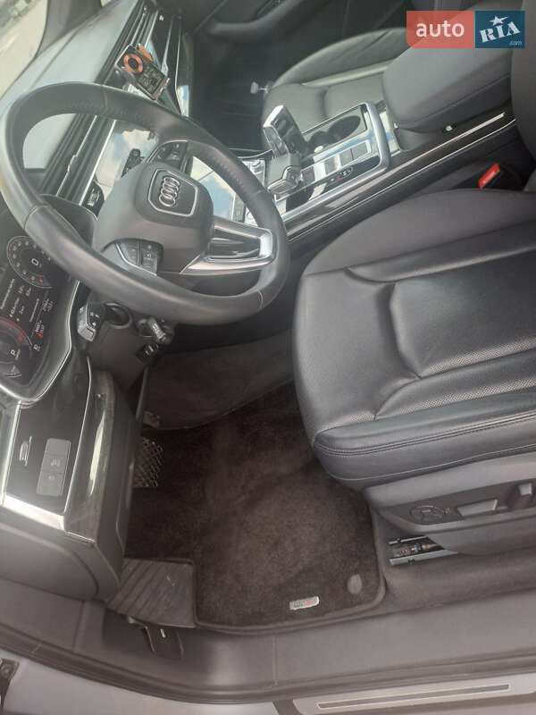 Внедорожник / Кроссовер Audi Q7 2020 в Умани