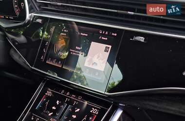 Позашляховик / Кросовер Audi Q7 2021 в 