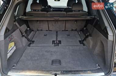 Позашляховик / Кросовер Audi Q7 2021 в 