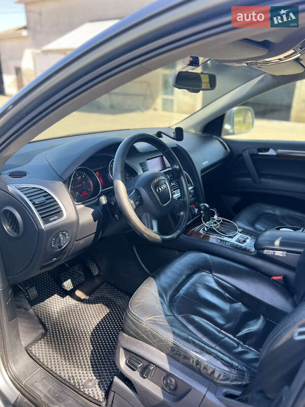 Внедорожник / Кроссовер Audi Q7 2007 в Кицмани