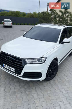 Внедорожник / Кроссовер Audi Q7 2018 в 