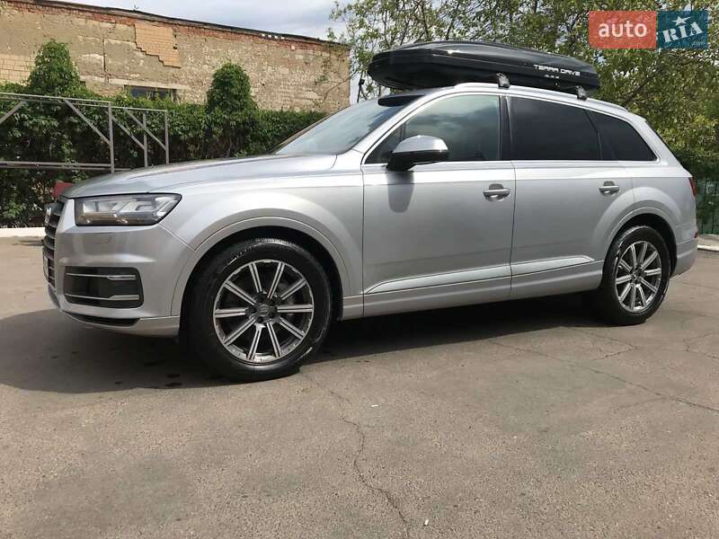 Позашляховик / Кросовер Audi Q7 2018 в Новій Одесі