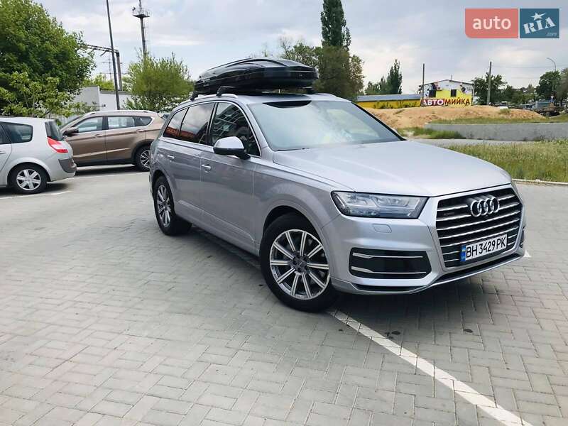 Позашляховик / Кросовер Audi Q7 2018 в Новій Одесі
