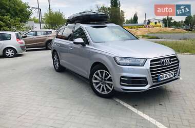Внедорожник / Кроссовер Audi Q7 2018 в 