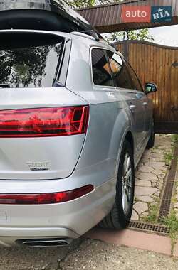 Внедорожник / Кроссовер Audi Q7 2018 в 