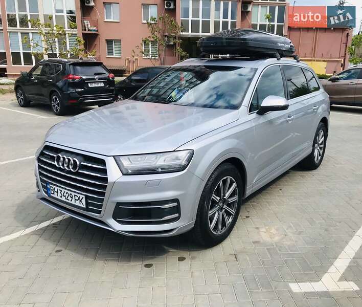 Позашляховик / Кросовер Audi Q7 2018 в Новій Одесі