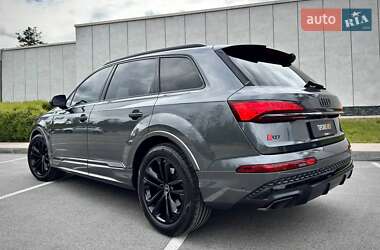 Позашляховик / Кросовер Audi Q7 2025 в 