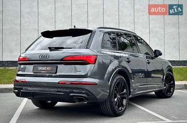Позашляховик / Кросовер Audi Q7 2025 в 