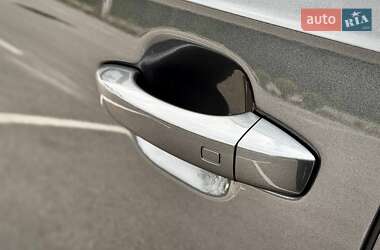 Позашляховик / Кросовер Audi Q7 2025 в 