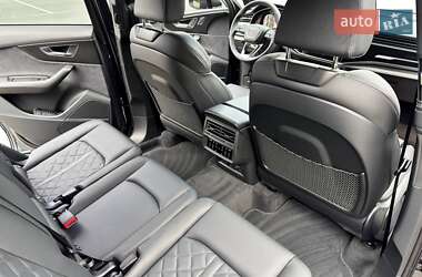 Позашляховик / Кросовер Audi Q7 2025 в 