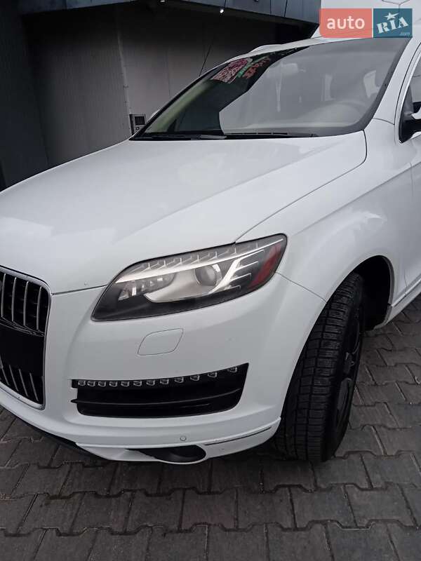 Внедорожник / Кроссовер Audi Q7 2013 в 