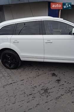Внедорожник / Кроссовер Audi Q7 2013 в 