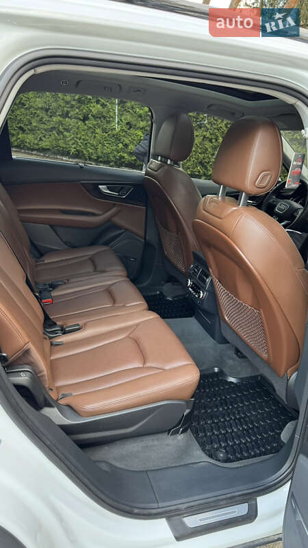 Позашляховик / Кросовер Audi Q7 2017 в Винниках