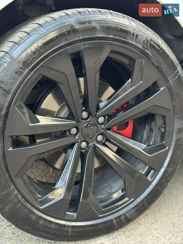 Позашляховик / Кросовер Audi Q7 2017 в Винниках