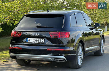 Внедорожник / Кроссовер Audi Q7 2015 в 