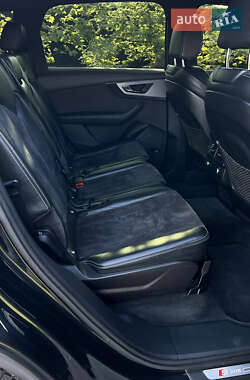 Внедорожник / Кроссовер Audi Q7 2015 в 