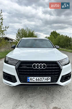 Позашляховик / Кросовер Audi Q7 2017 в Луцьку