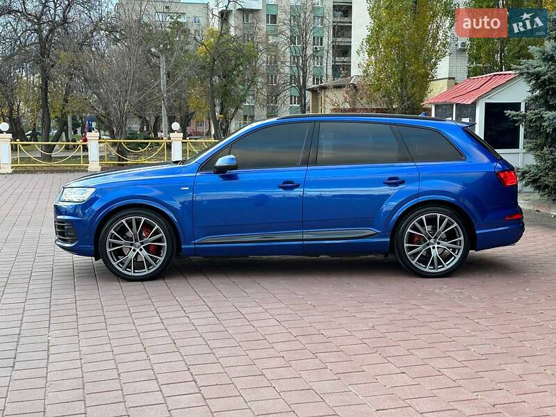 Внедорожник / Кроссовер Audi Q7 2016 в Харькове