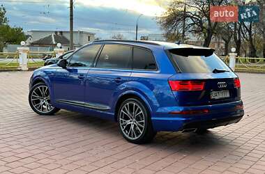 Позашляховик / Кросовер Audi Q7 2016 в 