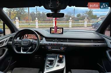 Позашляховик / Кросовер Audi Q7 2016 в 