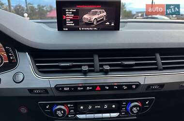 Позашляховик / Кросовер Audi Q7 2016 в 