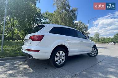 Внедорожник / Кроссовер Audi Q7 2014 в 