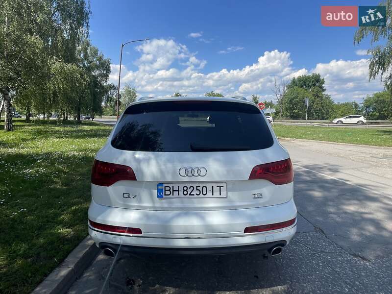 Позашляховик / Кросовер Audi Q7 2014 в Одесі