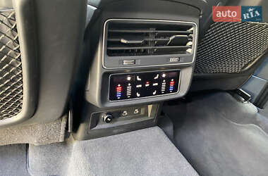 Внедорожник / Кроссовер Audi Q7 2022 в 