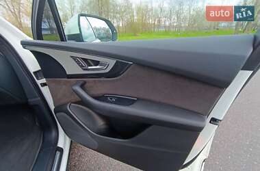 Внедорожник / Кроссовер Audi Q7 2017 в 