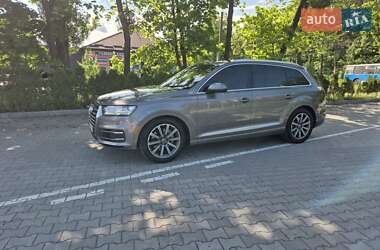 Внедорожник / Кроссовер Audi Q7 2017 в 