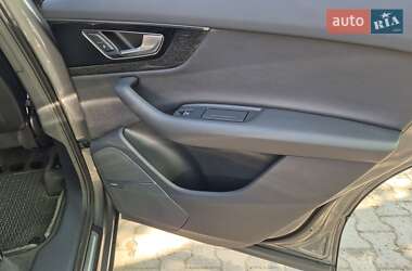 Внедорожник / Кроссовер Audi Q7 2017 в 
