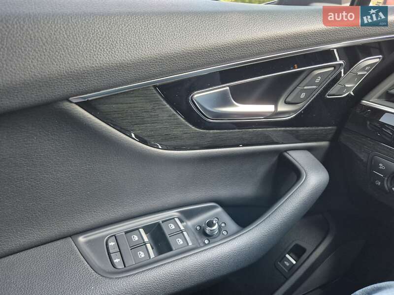 Внедорожник / Кроссовер Audi Q7 2017 в Виннице